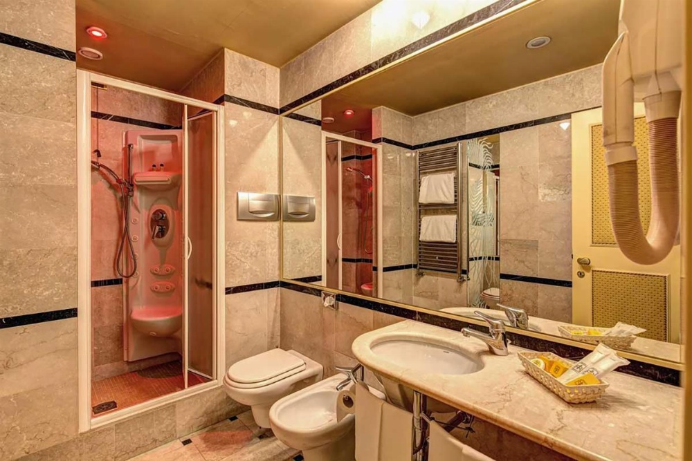 Room image 5